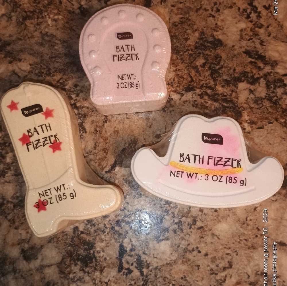 Boots on the grounds bath bomb set of three brand new. Cowgirl cowboy 4-H Fair